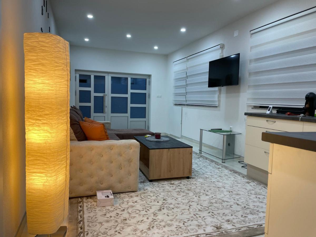 Apartman Cuprija Cazin Luaran gambar