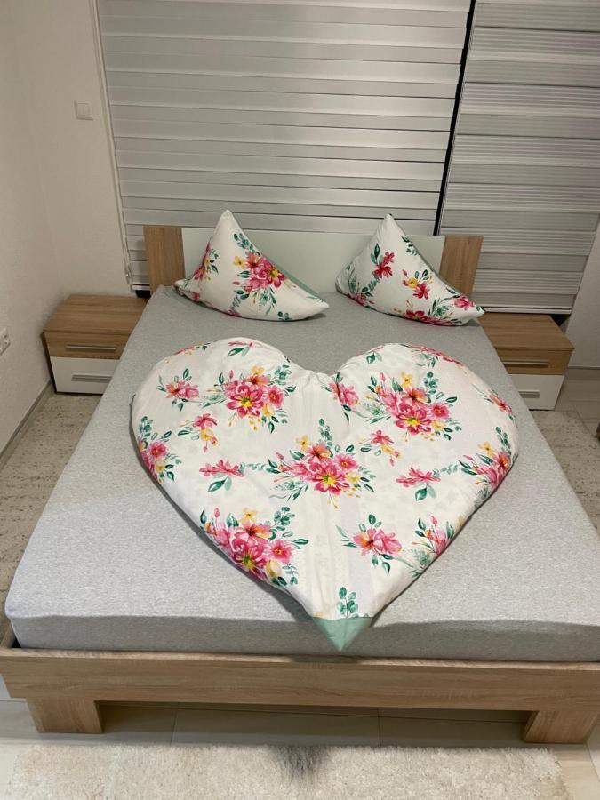 Apartman Cuprija Cazin Luaran gambar